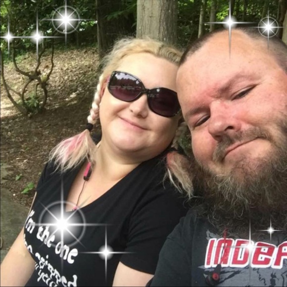 Meet your Posher, Stephanie - Picture 3 of 5